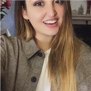 Profesora da clases a todos los niveles de primaria e instituto